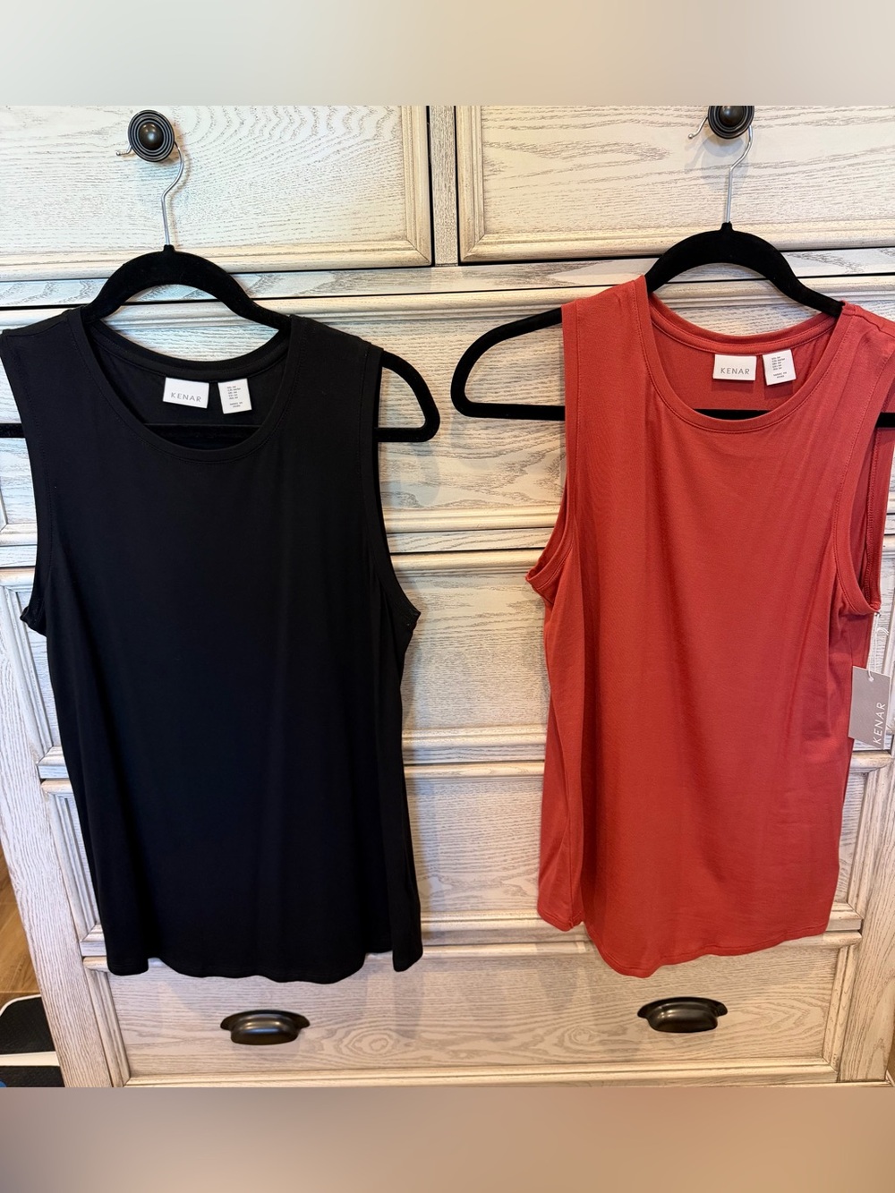 Kenar Sleeveless Tank Duo in Black and Rust